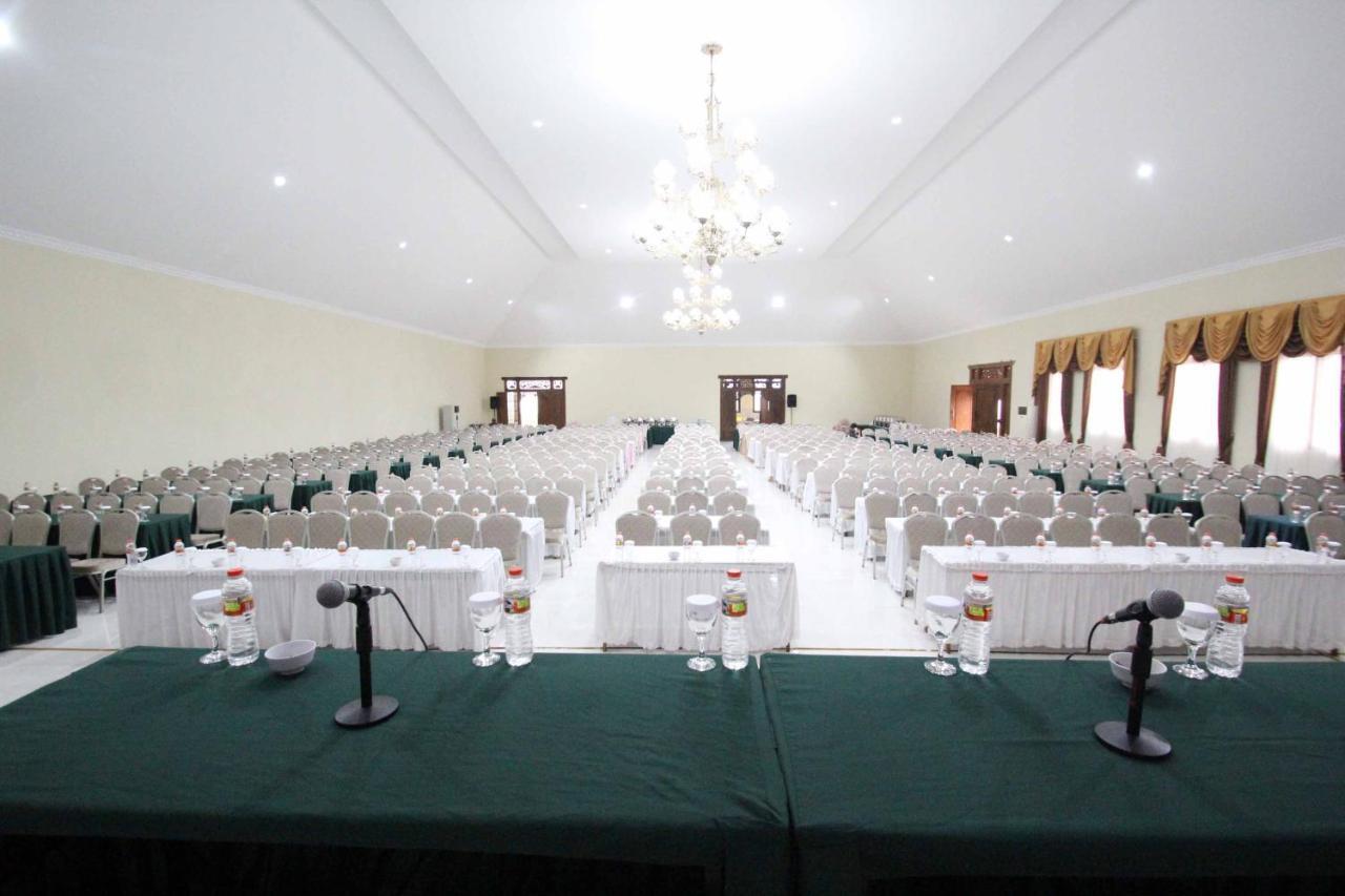 Ciptaningati Hotel Batu  Extérieur photo