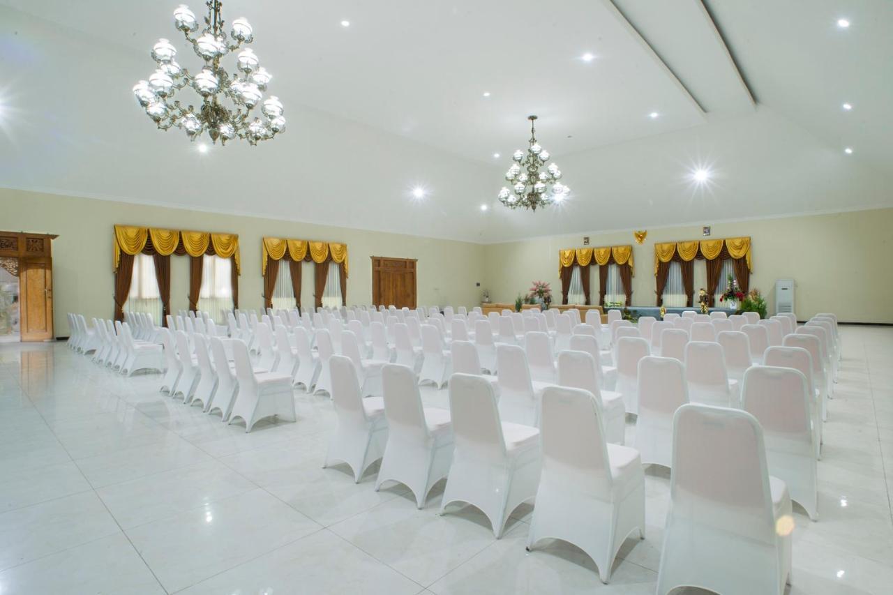 Ciptaningati Hotel Batu  Extérieur photo